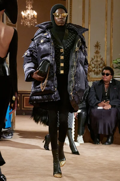 Look 3